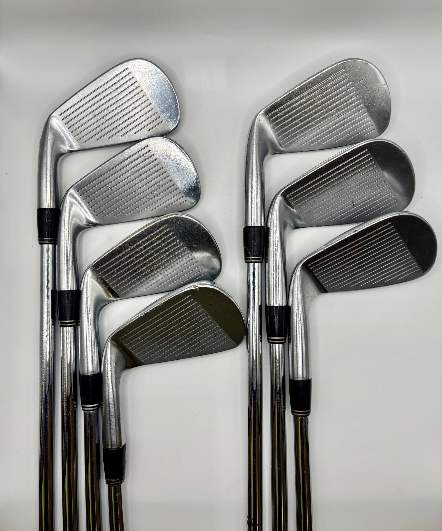 Cobra AMP Cell Pro Forged (4-PW) med Dynamic Gold