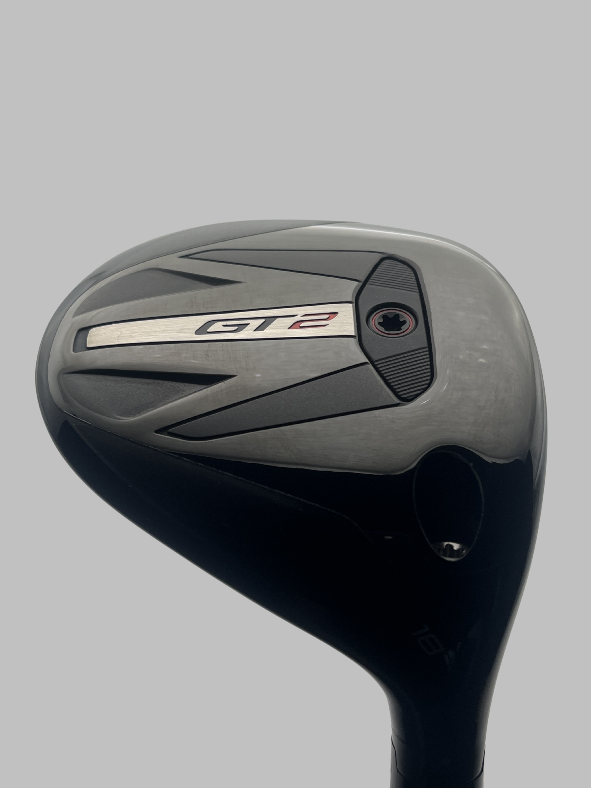 Titleist GT2 fairway-wood, grått klubblock och svart anslag