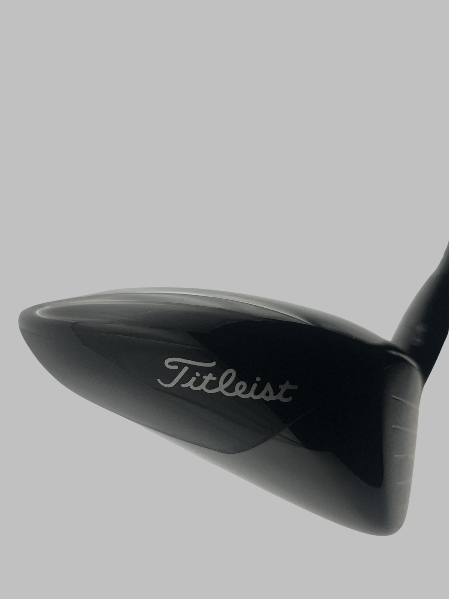 Titleist GT1 fairwaywood med Titleist-logga på ovansidan av klubbhuvudet