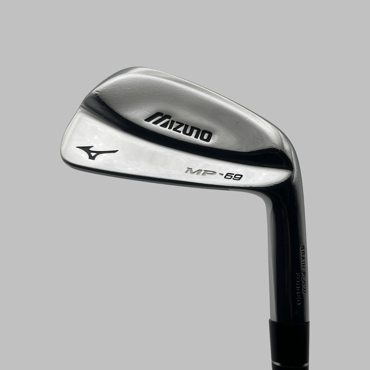 Mizuno MP-69 golfjärnklubba med metallklubbhuvud