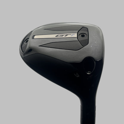 Begagnat Titleist GT1 fairwayträ med grått och svart klubbhud, synlig GT1-logga
