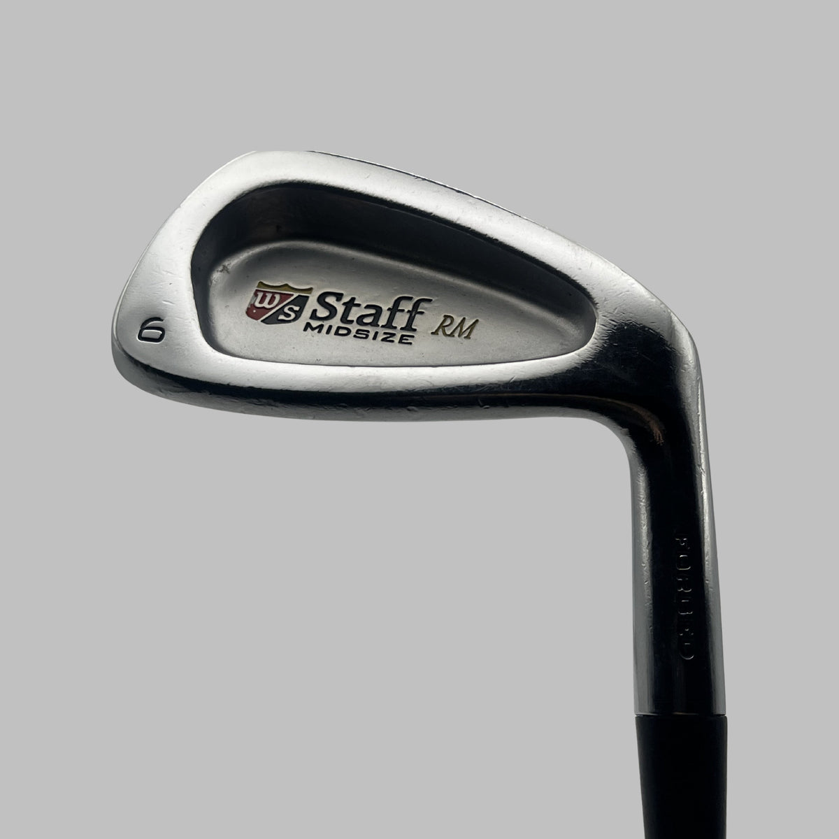 Wilson Staff golfjärnklubba nr 6, smitt järnhuvud märkt Staff RM MidSize